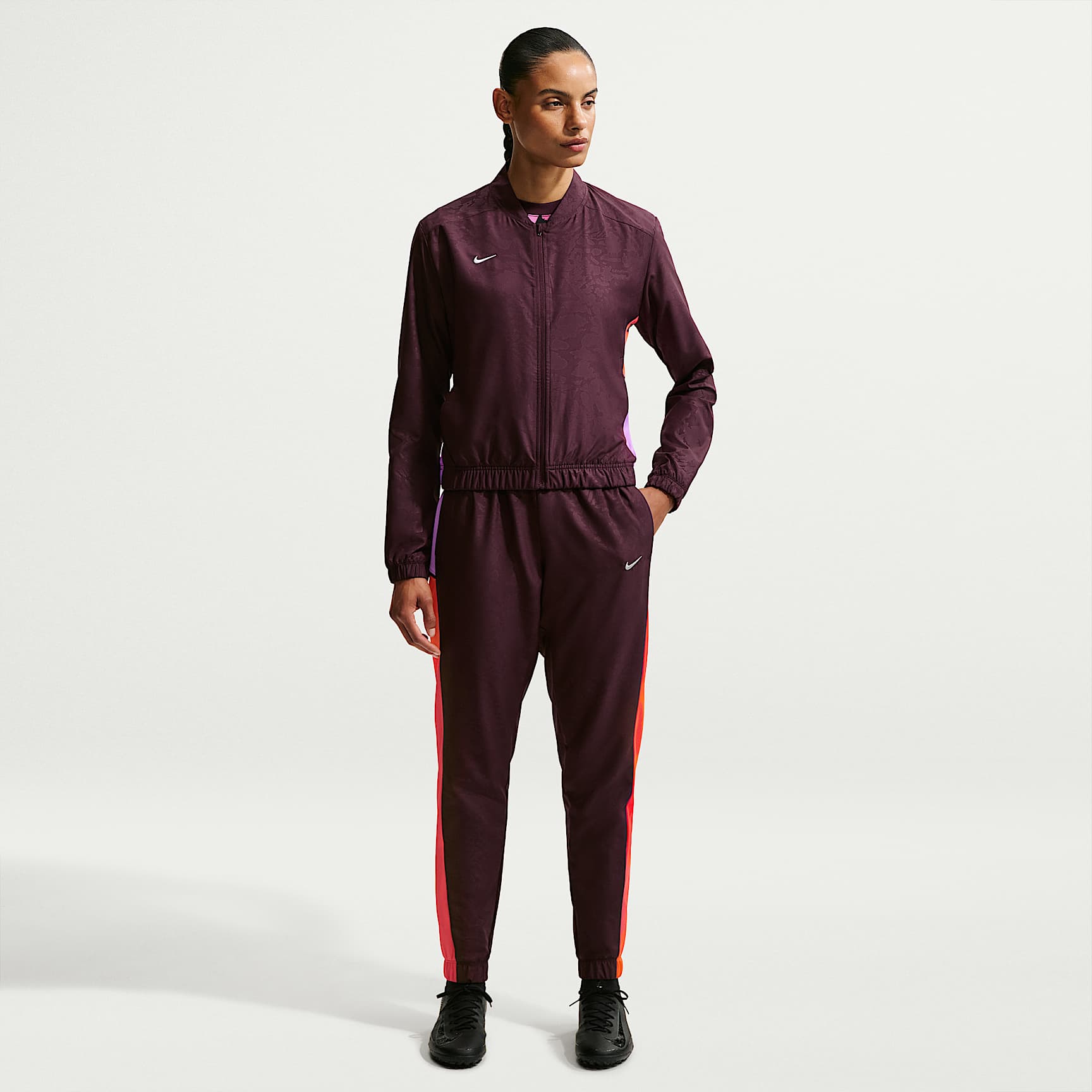 NIKE U.E. ATHLETIC FIELD ACADEMY セットアップ Nike United Academy Women's Dri-FIT Woven Soccer Tracksuit. Nike.com